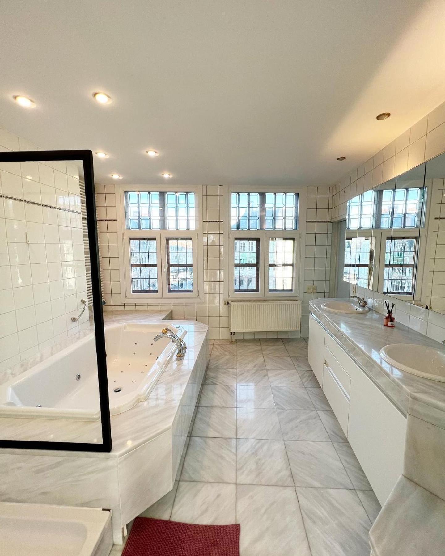 Le Faubourg Suites Antwerp Luaran gambar